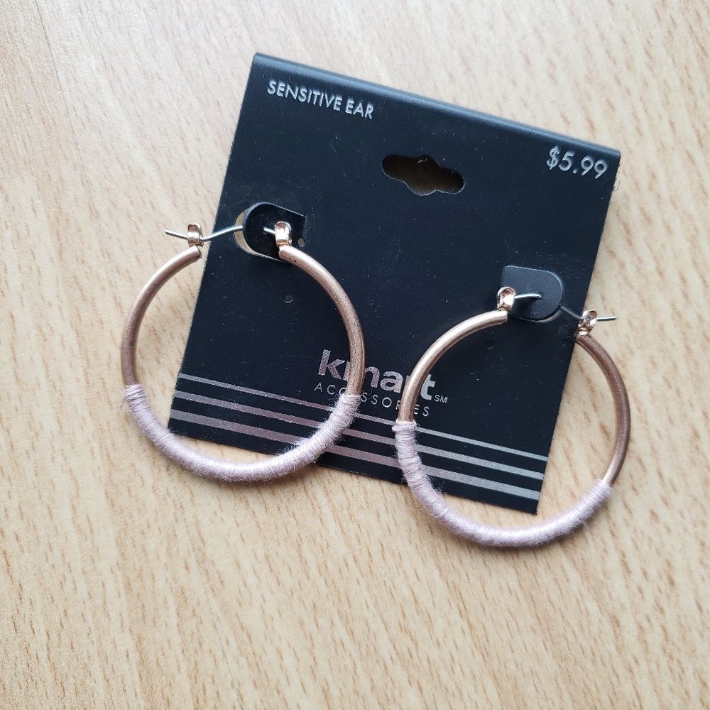 BRAND NEW! Gold and blush pink hoop earrings